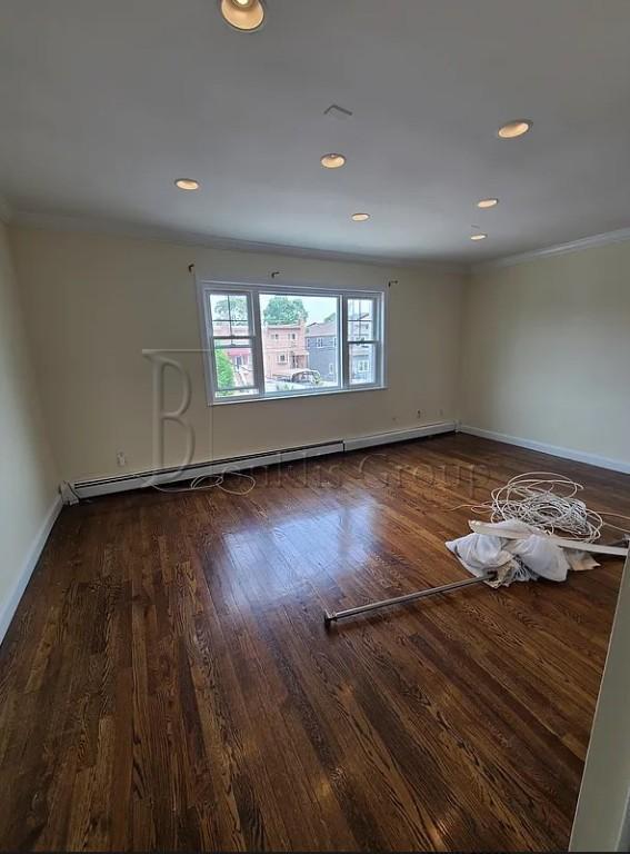 Building Photo - 3 bedroom in BRONX NY 10465