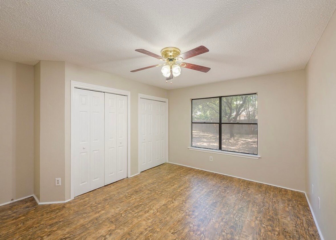 Building Photo - 12917 Meehan Dr