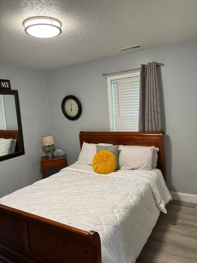 Building Photo - 279 Noles Dr