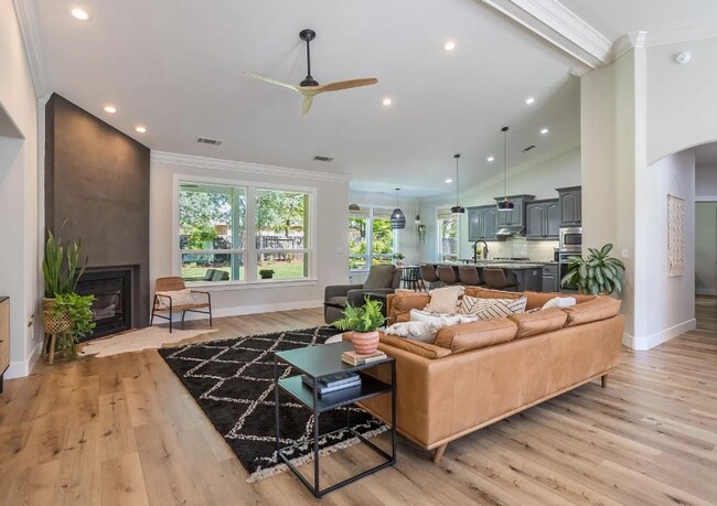 Building Photo - Beautiful Custom East Redding Home with a ...