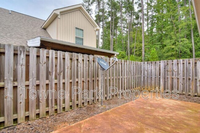 Building Photo - 232 Mossy Bank Dr