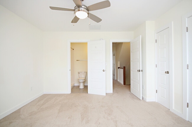 Building Photo - Pet-Friendly Old Trail Townhome