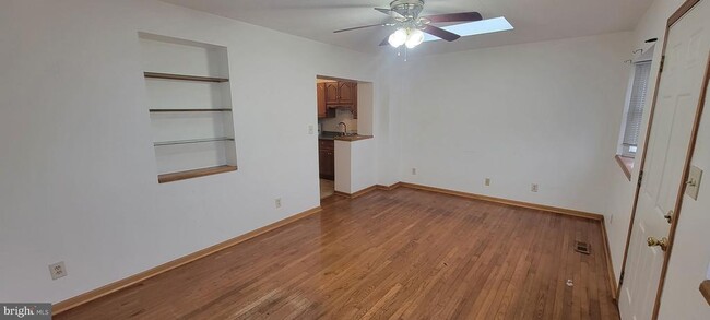 Building Photo - 6518 Belle Vista Ave