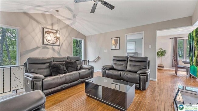 Building Photo - 115 White Oak Ct