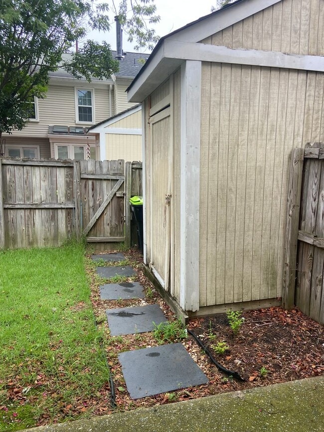 Building Photo - York County Townhouse Rental