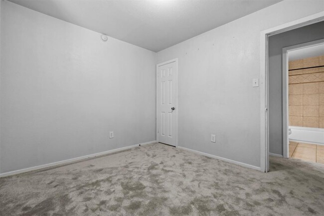 Building Photo - 3627 Menchaca Rd