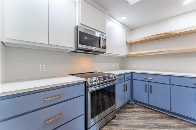 Building Photo - 21 Cora Cir
