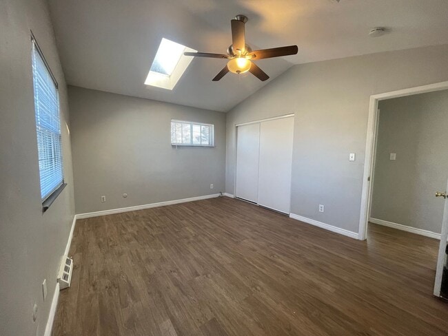 Building Photo - $0 DEPOSIT OPTION. TRI-LEVEL AURORA HOME WITH MODERN AMENITIES AND SPACIOUS INTERIORS