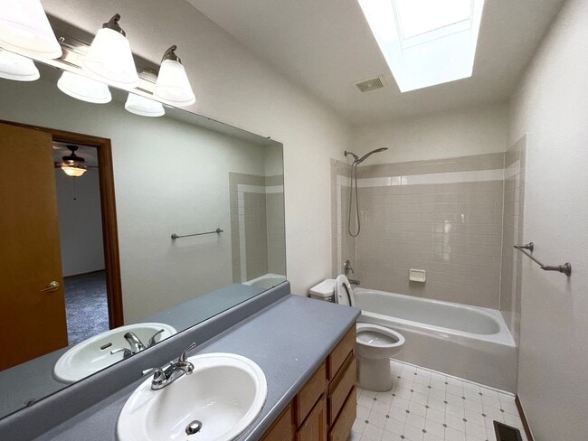 Building Photo - Lovely 3 Bed/2 Bath in Westminster! Available June