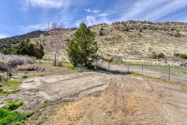 Building Photo - 155 Pioche Rd