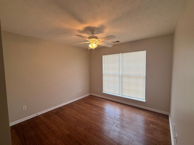 Building Photo - Patio Home in Yorktown Area