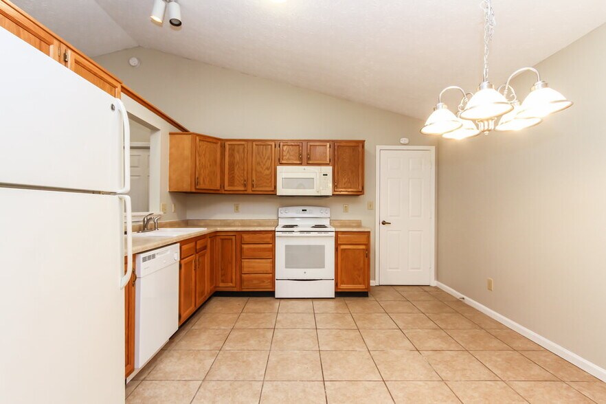 Building Photo - 12036 Pepperwood Dr