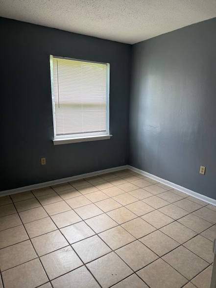 Building Photo - 3918 Monterey Dr