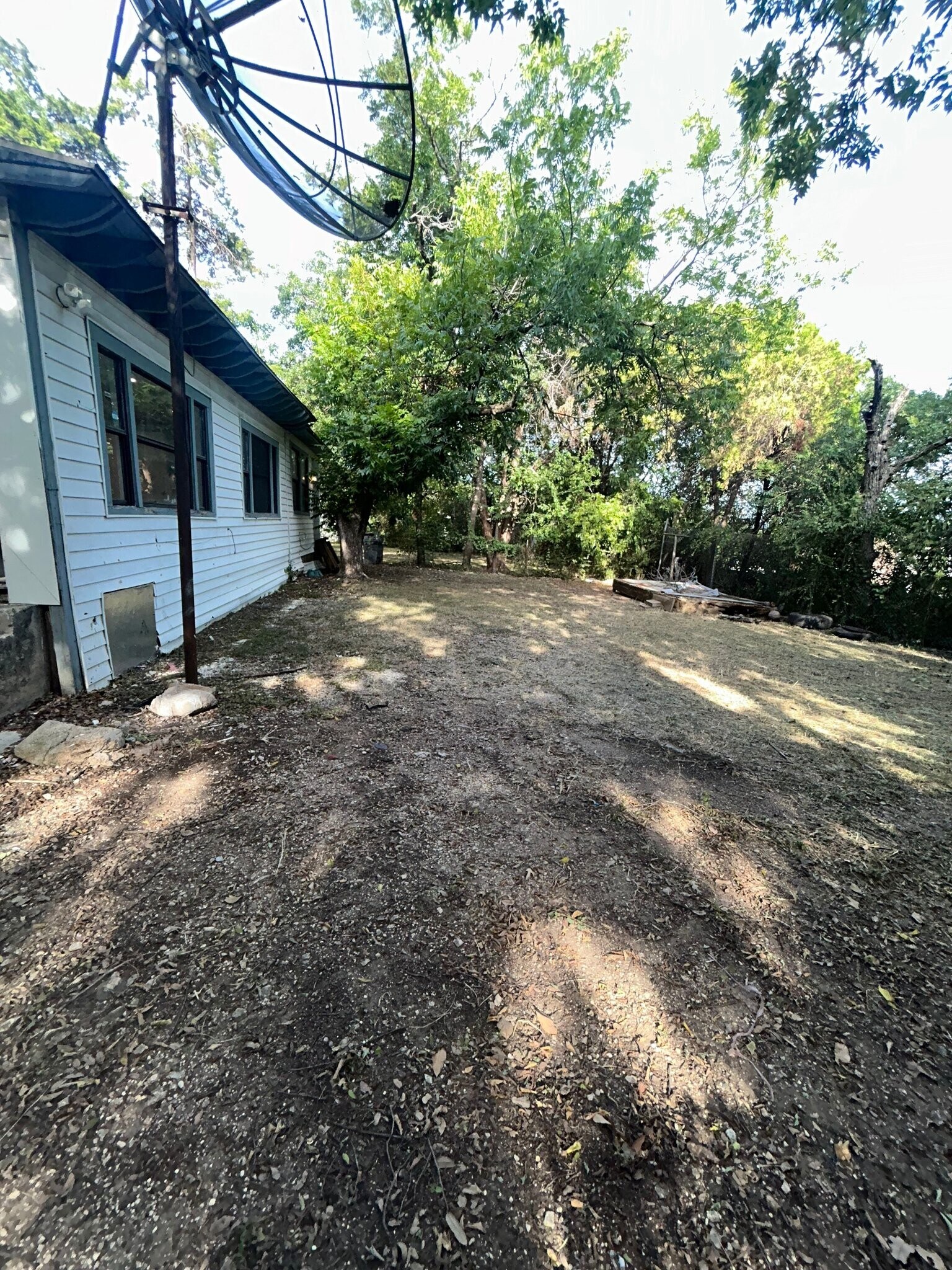 Building Photo - 314 W Clarendon Dr