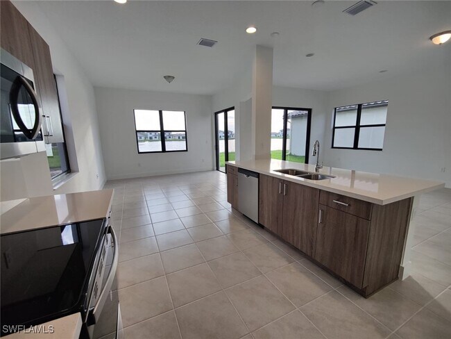 Building Photo - 5642 Carrara Dr