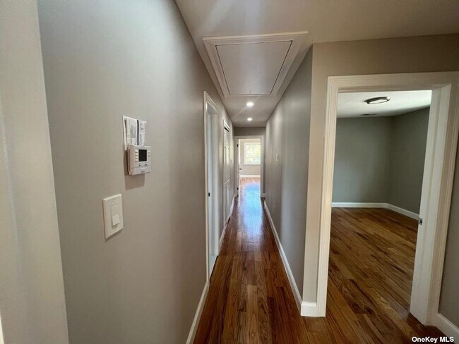 Building Photo - 14-34-34 Dunbar St