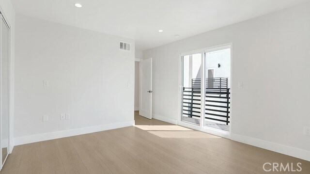 Building Photo - 1211 N Kingsley Dr
