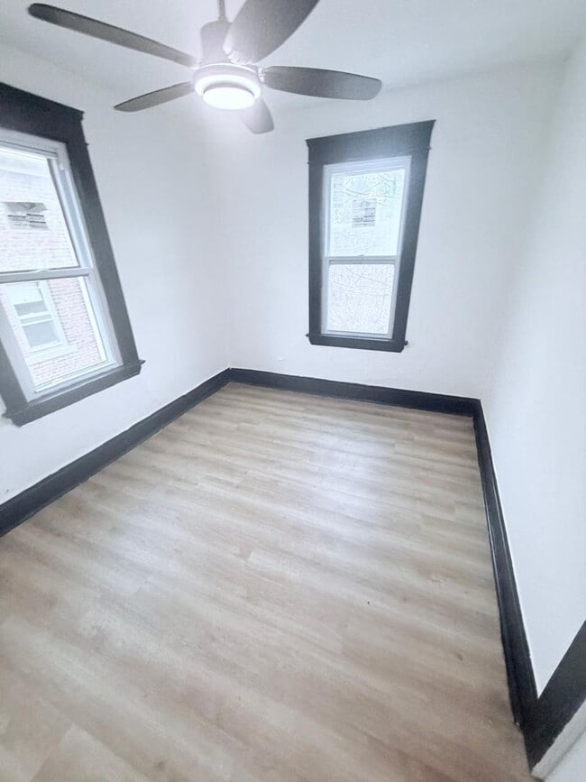 Building Photo - 2791 E 127th St