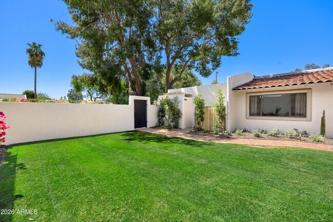 Building Photo - 7602 E Vía Del Reposo