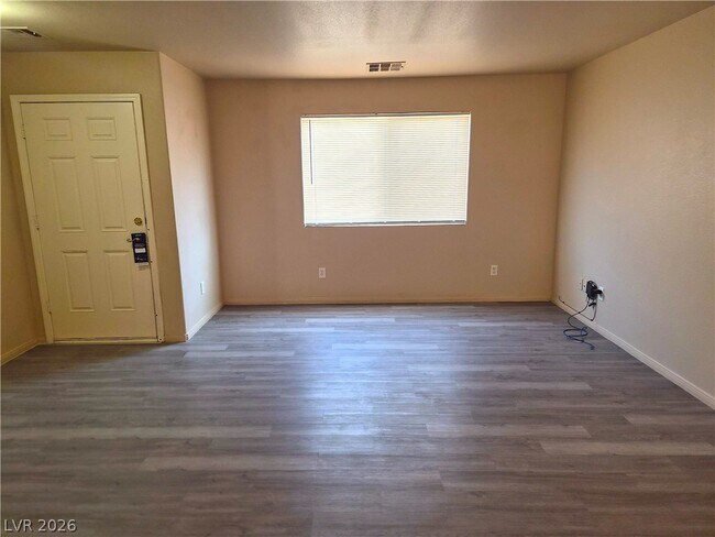 Building Photo - 1080 HALL