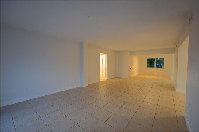 Building Photo - 1075 92nd St