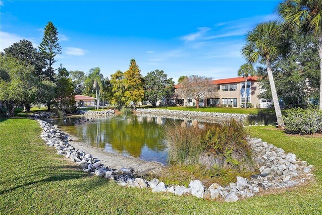 Building Photo - 1750 Belleair Forest Dr