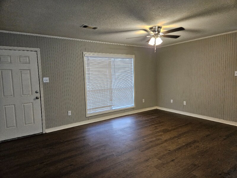 Building Photo - 16 Linder Rd