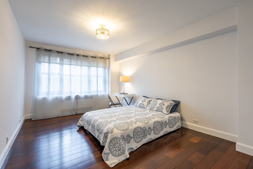 Master Bedroom (fits King bed) - 135 E 54th St
