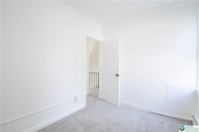 Building Photo - 541 Jischke St