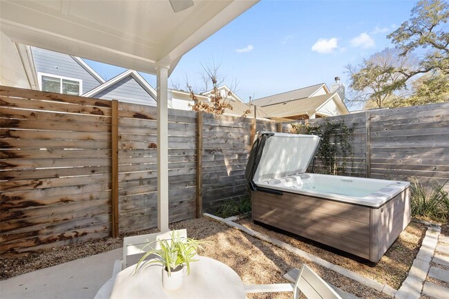 Building Photo - 209 Ben Howell Dr