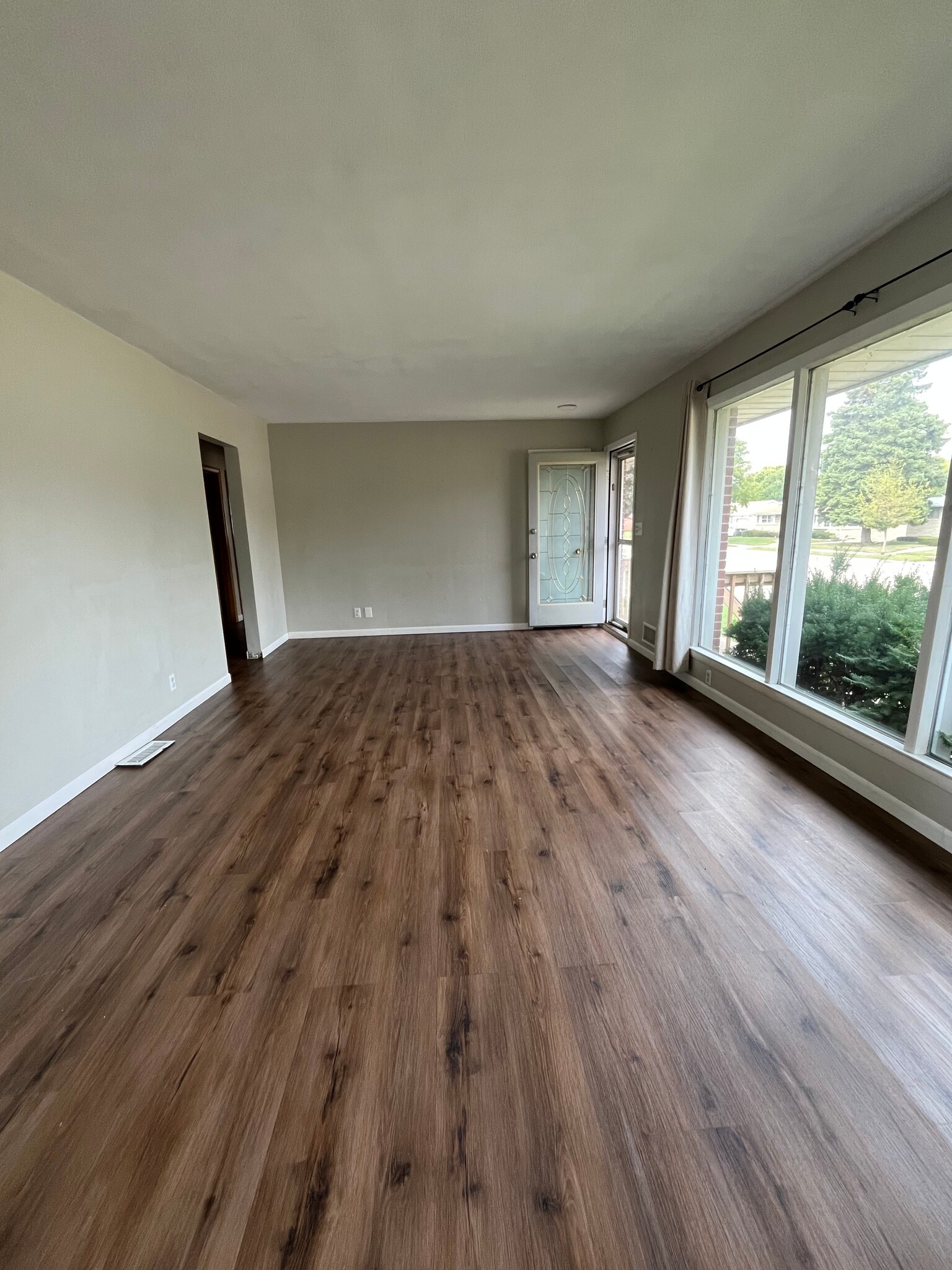 Livingroom - 1231 Harmony Dr