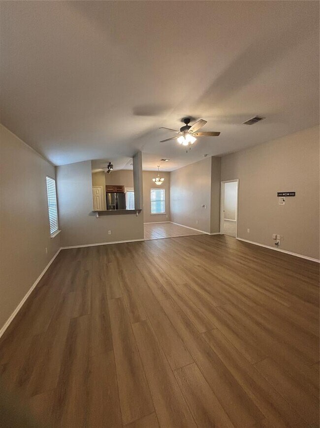 Building Photo - 3005 Grant Rd