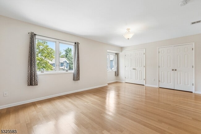 Building Photo - 6-06 Cross Meadows