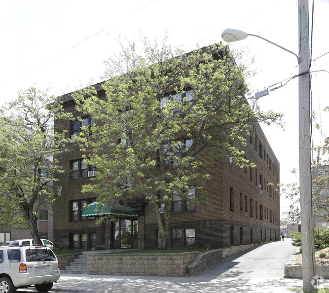 Building Photo - Appleton Villa