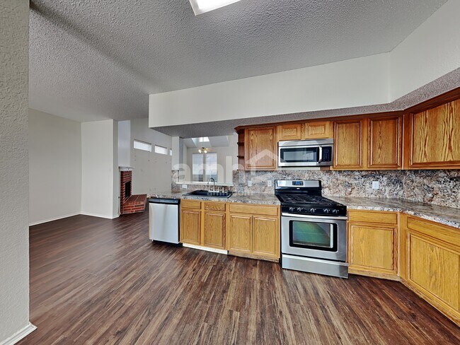 Building Photo - 3222 Blue Jay Ln