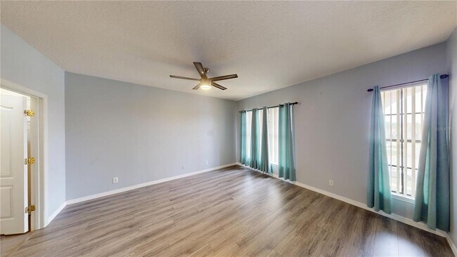 Building Photo - 3044 Camino Real Dr S