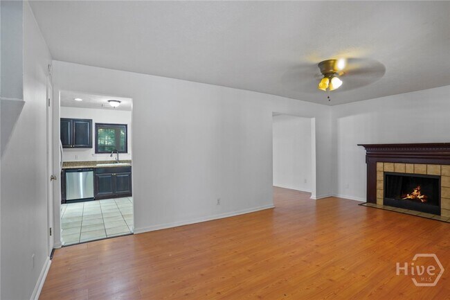 Building Photo - 126 Falcon Dr