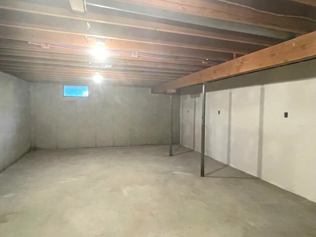 Building Photo - 13905 15 Mile Rd