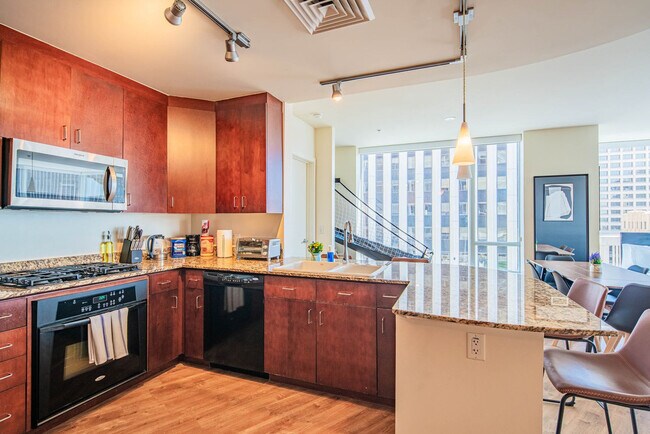 Building Photo - 44 W Monroe St