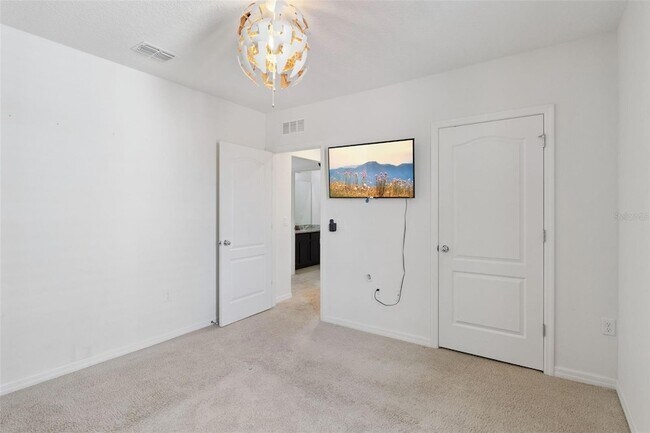 Building Photo - 5289 Oakbourne Ave