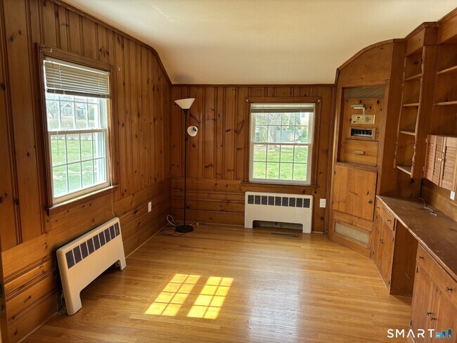 Building Photo - 16 Shorelands Dr