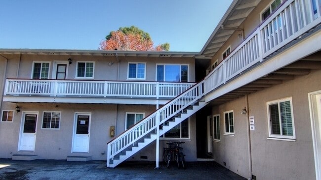 Building Photo - 171 Alma St