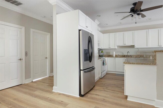 Building Photo - 130 164th Ave