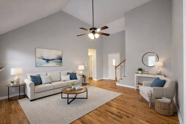 Building Photo - $1795 - 3 Beds 2 Baths + Bonus Room