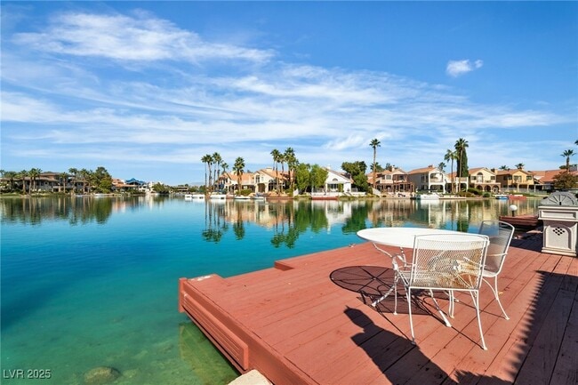 Building Photo - 8744 Captains Pl