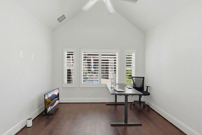 Building Photo - 111 N Bimini Twist Cir