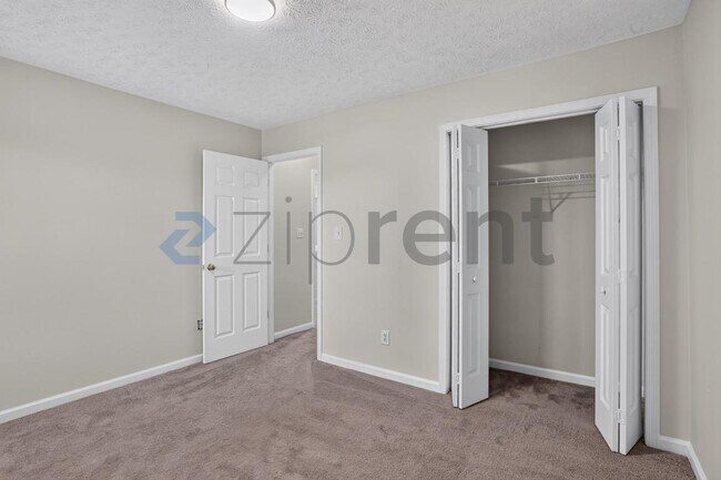 Building Photo - Unit
