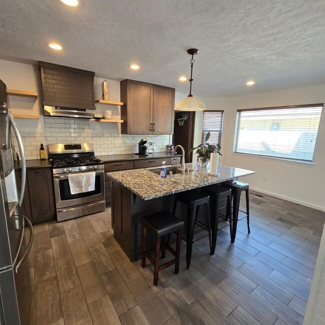 Building Photo - 1048 Monte Largo Dr NE