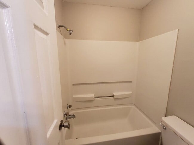 Building Photo - 4582 Summer Creek N