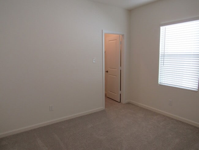 Building Photo - 9538 Travertine Court